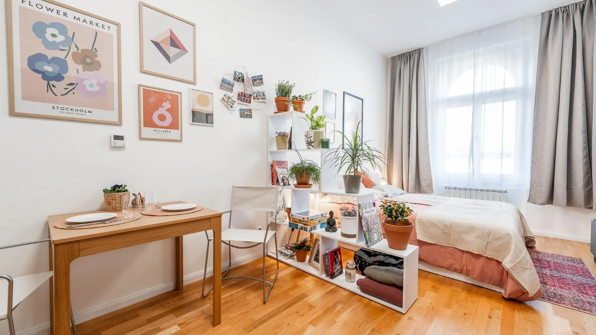 Charming Apartment In Spain St Prága